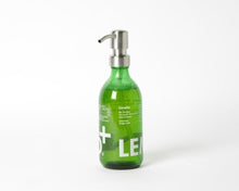 Lade das Bild in den Galerie-Viewer, Bio Merchandise - Fair Trade - Seifenspender aus Edelstahl - 3
