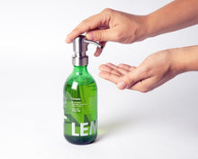 Lade das Bild in den Galerie-Viewer, Bio Merchandise - Fair Trade - Seifenspender aus Edelstahl - 2