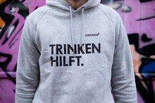 Lade das Bild in den Galerie-Viewer, Bio Hoodie Unisex GOTS - Fair produziert - Lemonaid Merchandise - Unisex Hoodie "Trinken hilft" grau - 2