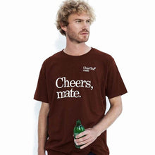 Lade das Bild in den Galerie-Viewer, Bio T-Shirt Unisex GOTS - Fair produziert - ChariTea Merchandise - Unisex T-Shirt "Cheers, Mate" braun - 2