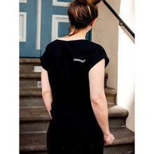 Lade das Bild in den Galerie-Viewer, Bio T-Shirt Damen GOTS - Fair produziert - ChariTea Merchandise - Damen T-Shirt &quot;Hand&quot; - 7
